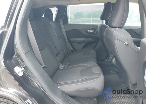 2015 Jeep Cherokee Latitude z USA, uszkodzony, nr VIN 1C4PJMCS8FW564842